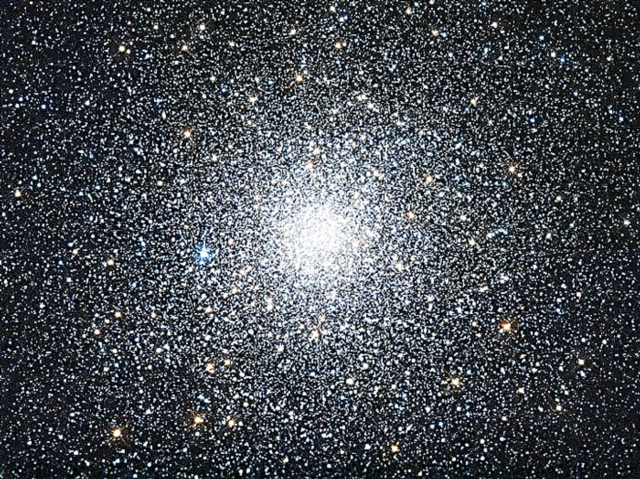 Messier 75 - кълбовидният клъстер NGC 6864