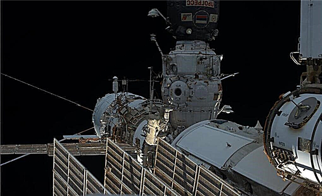 Caminhada espacial da ISS se prepara para novo laboratório russo