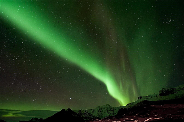 Astrophotographies: une superbe aurore en Islande par Andrew Welstead