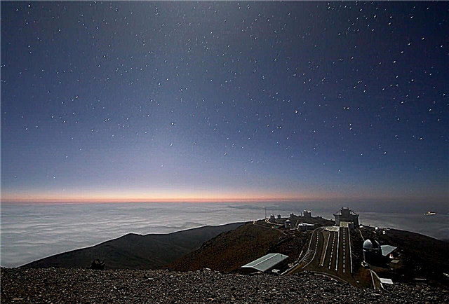 Luz zodiacal sobre el Observatorio La Silla de ESO