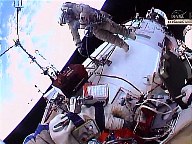 อัปเดต: Spacewalk หกชั่วโมงสร้างความสำเร็จให้กับกล้อง UrtheCast