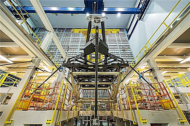 Le fond de panier du miroir Pathfinder du télescope spatial James Webb arrive à Goddard de la NASA pour des tests d'assemblage critiques