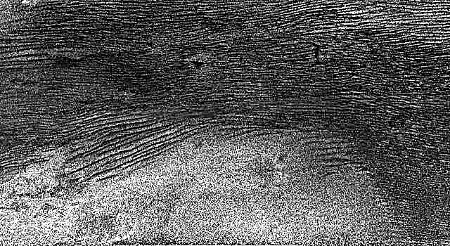 Кассіні оглядає дюни Ксанаду на Титані