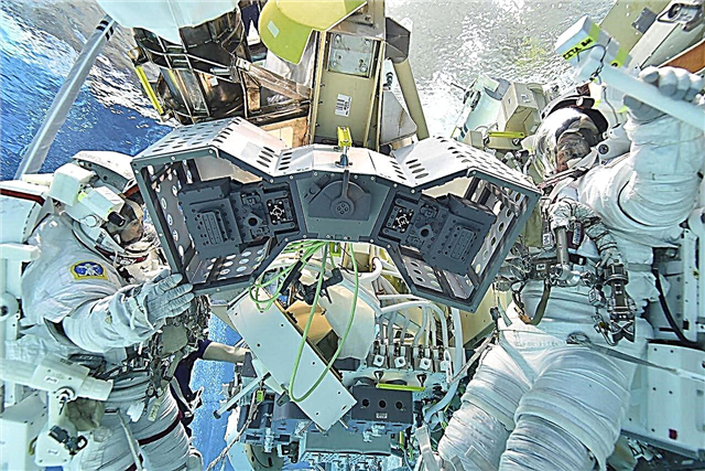 Los astronautas van a colocar un "Robot Hotel" en el exterior de la Estación Espacial Internacional - Space Magazine
