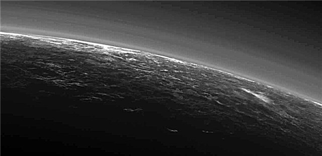 Nubes vistas en Plutón por primera vez