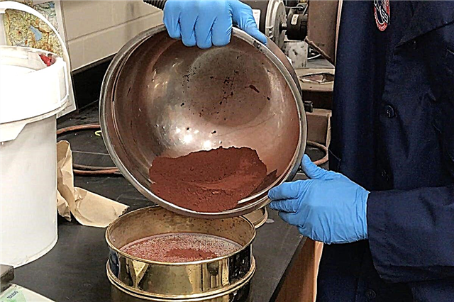 Sada možete kupiti lažni Mars prljavštinu za 20 dolara / kilogram. Očito ćete htjeti znati mogu li krumpir rasti u njemu