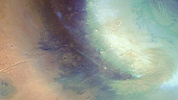Марсов северни пол поново почиње да прави олује са прашином