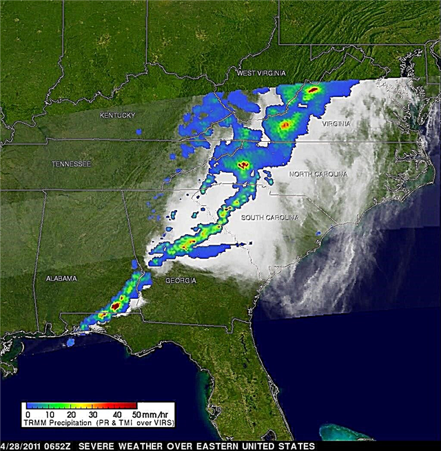 Satelita rejestruje trójwymiarowy widok gwałtownych burz, które spustoszyły USA w dniach 27–28 kwietnia