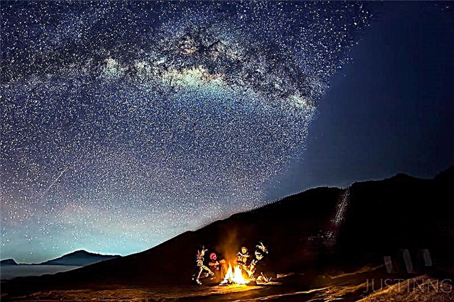 Eta Aquarid Meteors streifen in atemberaubenden Astrofotos vorbei
