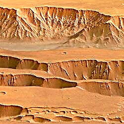 Coprata Chasma em Marte
