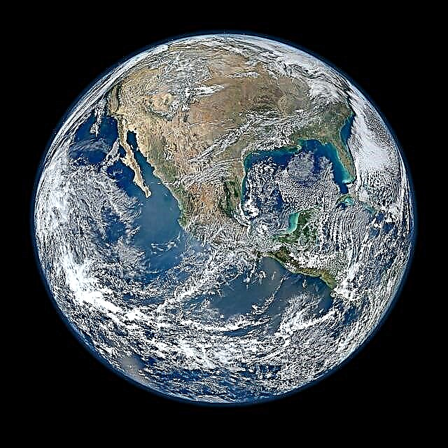 Blue Marble 2012: Incroyable image haute définition de la Terre