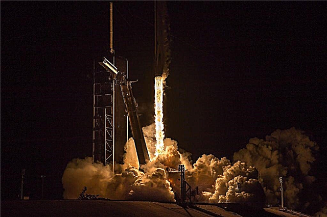 Egy újabb mérföldkő a SpaceX számára, mivel a Crew Dragon dokkol az ISS-sel