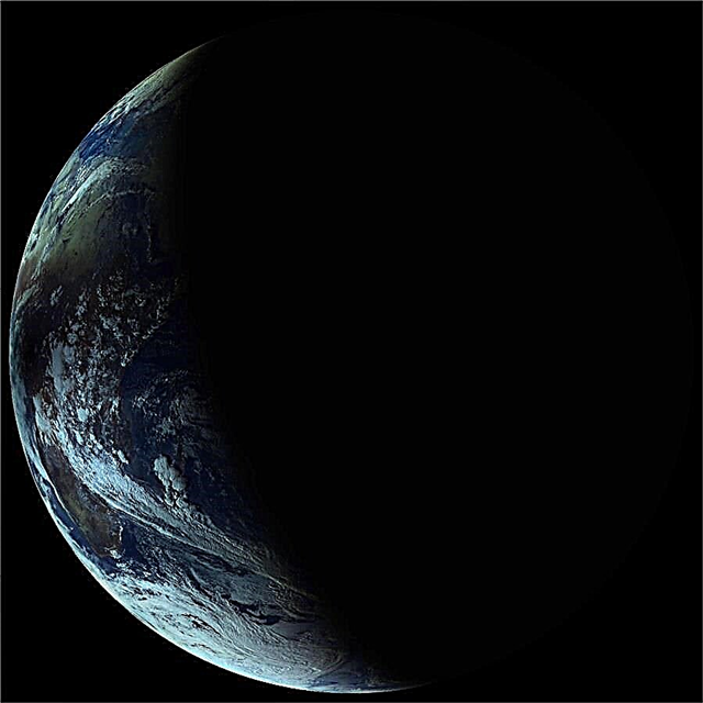 地球と宇宙から見たハイブリッド日食