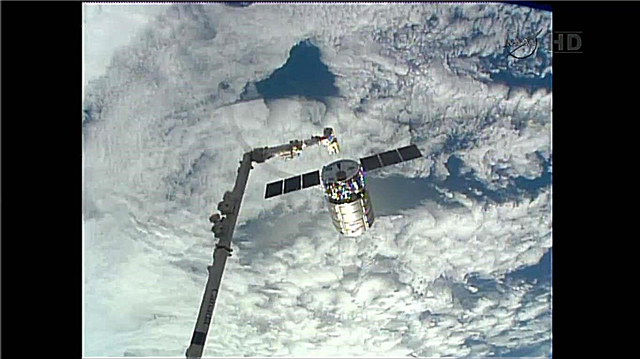 Private Cygnus Cargo Carrier verlässt den Space Station Complex