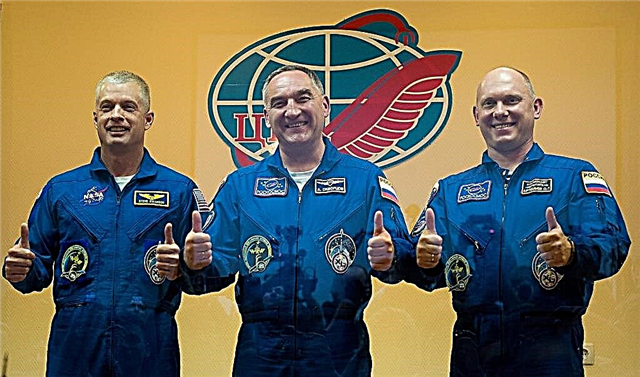 Astronauterna "I god form" när de möter rymdstationen Docking Delay