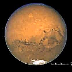 Ne, Mars nebude vypadat tak velký jako Měsíc