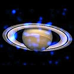 X-žarki iskri v Saturnovih prstanih