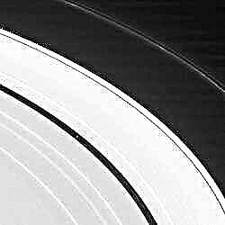 Pan de lune de Saturne
