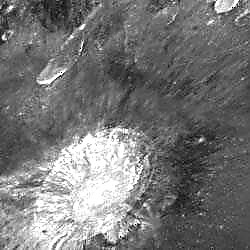 Hubble tekintete a Holdon