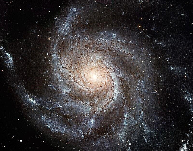 Surpresa! Galáxias ainda evoluindo no universo atual
