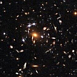 La mejor lente gravitacional del Hubble