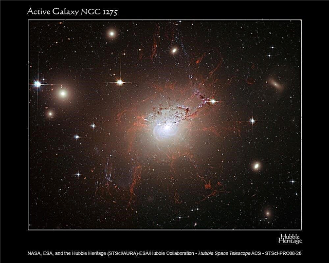Hubble espionne une galaxie monstre magnifique et bestiale
