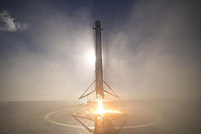 Bullseye : Amazing SpaceX 이미지 하이라이트 Perfect Falcon 9 Landing