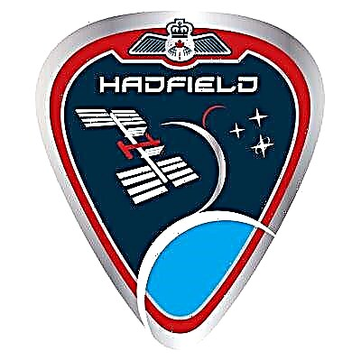 يا كندا! عين هادفيلد القائد الكندي الأول لمحطة الفضاء الدولية