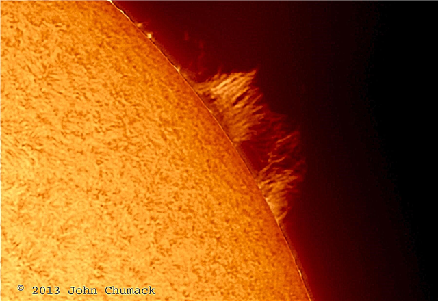 Astrofotos: nuostabus skubėjimas nuo saulės