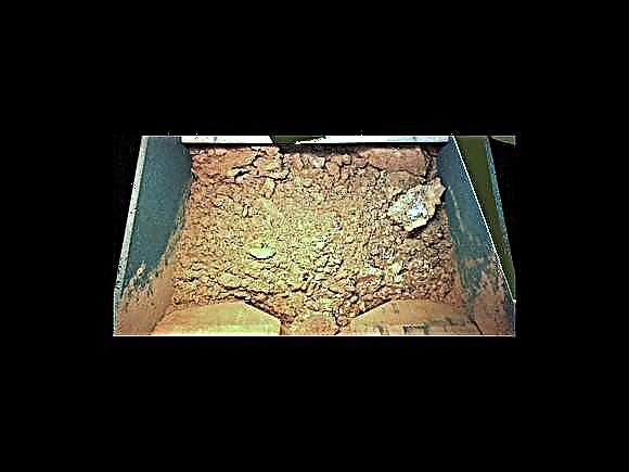 Pohľad na pôdu Mars skôr, ako sa pečie v TEGA