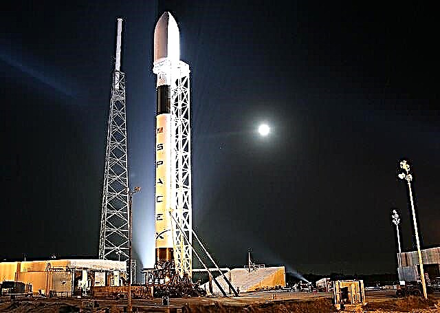 Časovna vrstica predstavitvenega dne za SpaceX-ovega zmaja