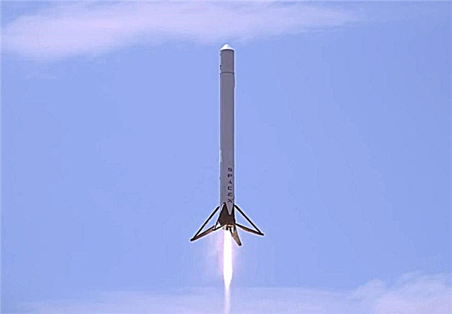 نموذج صاروخ سبيس إكس ينفجر في تكساس. يقول المسك: "الصواريخ هي خادعة"