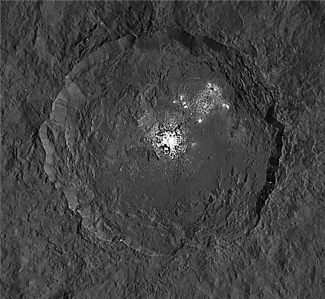 De ljusa fläckarna på Ceres blinkar