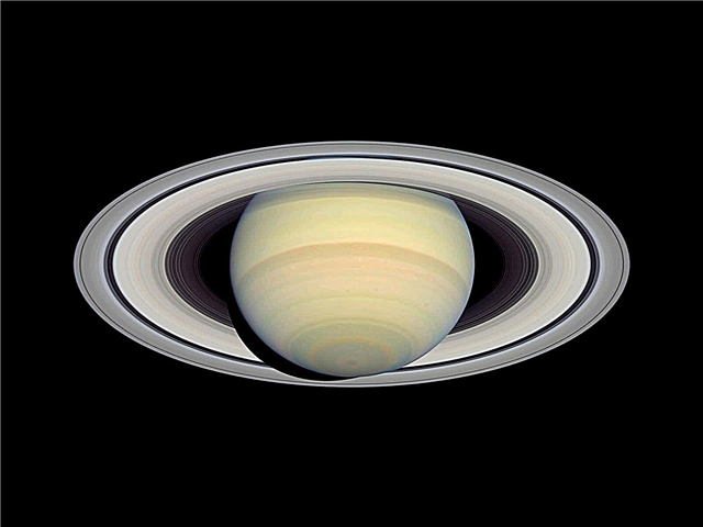 L'orbita di Saturno. Quanto dura un anno da Saturno?