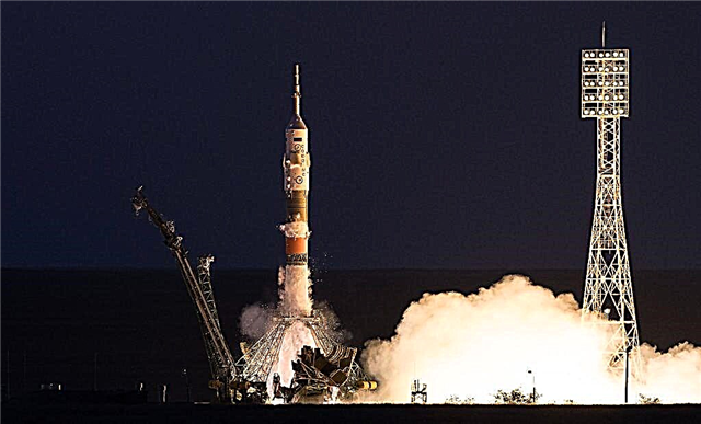 Trio multinacional veterano é lançado na Soyuz e chega à Estação Espacial Internacional