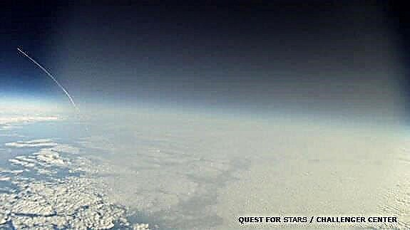 Perspectiva única: Lanzamiento del transbordador como se ve desde el avión, el globo y la caída libre