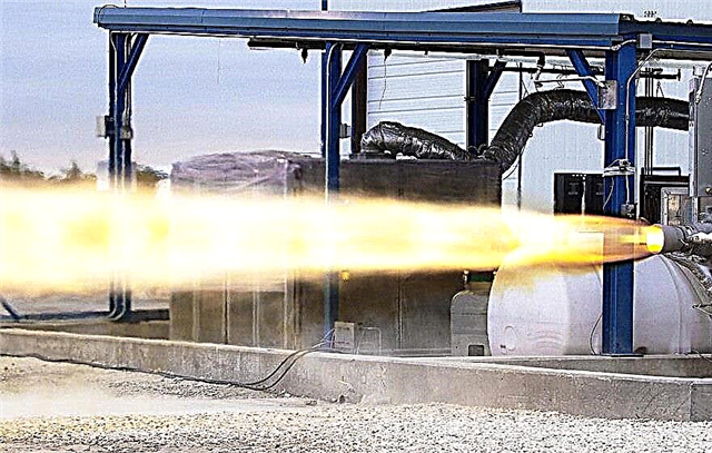 SpaceX Тестови пожари SuperDraco Abort Двигатели, критични за безопасността при изстрелване на астронавтите