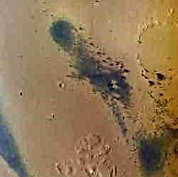 Popsána detekce vody v kráteru Gusev