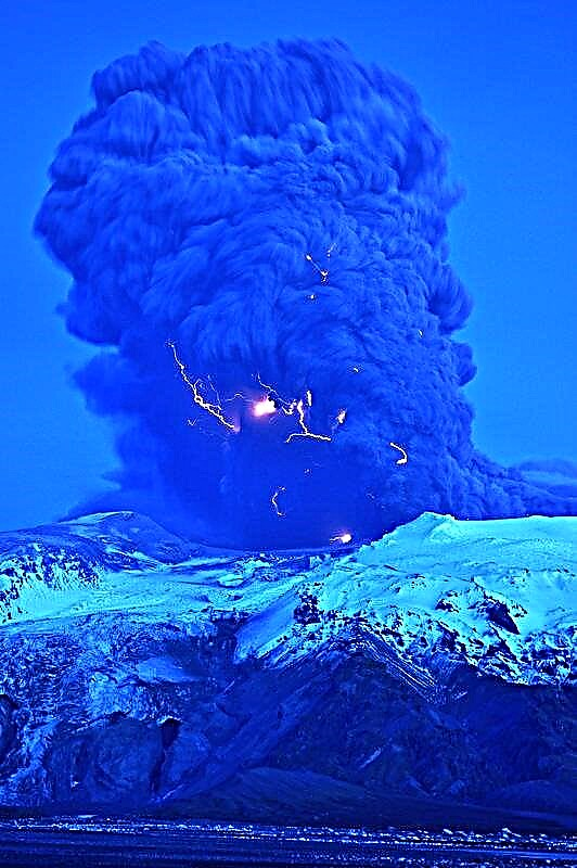 Otroliga bilder av Island Volcano från bara några kilometer bort