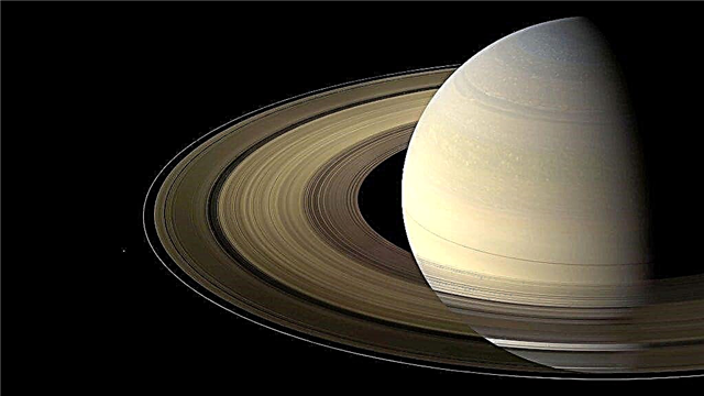 Cassini er i ferd med å beite Saturns ringer i oppdragets sluttspill