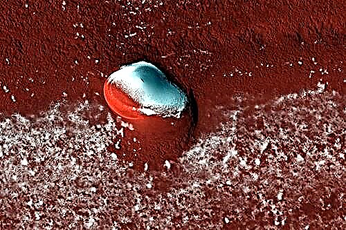 Le cratère martien rempli de glace et en forme de coquille d'huître (Images HiRISE)