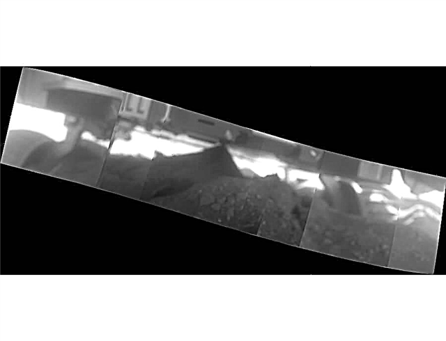 Underbelly Panorama z Mars Rover