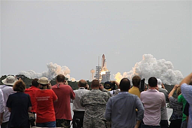 Снимки: Читателите споделят спомени от стартирането на финалния совал на НАСА