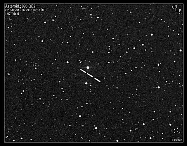 소행성 1998 QE2의 비행에서 나오는 초기 이미지