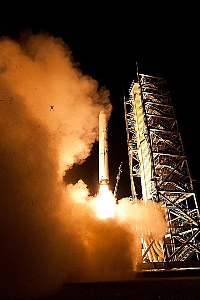 Photo absolument incroyable: grenouille lance avec LADEE
