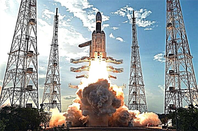 Через три года Индия отправит в космос трех человек