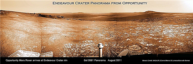Възможност пристига в огромен марсиански кратер с превъзходна наука и живописна перспектива
