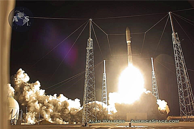 Den mest kraftfulde Atlas V leverer en mest spektakulær himmelskamp med lancering for den amerikanske flåde