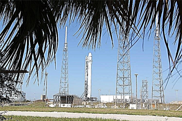 Ensemble de fusées SpaceX réparé pour le 2e essai de décollage le 22 mai