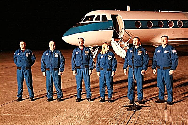 Des astronautes d'Endeavour arrivent au Cap pour le lancement de Tranquillity
